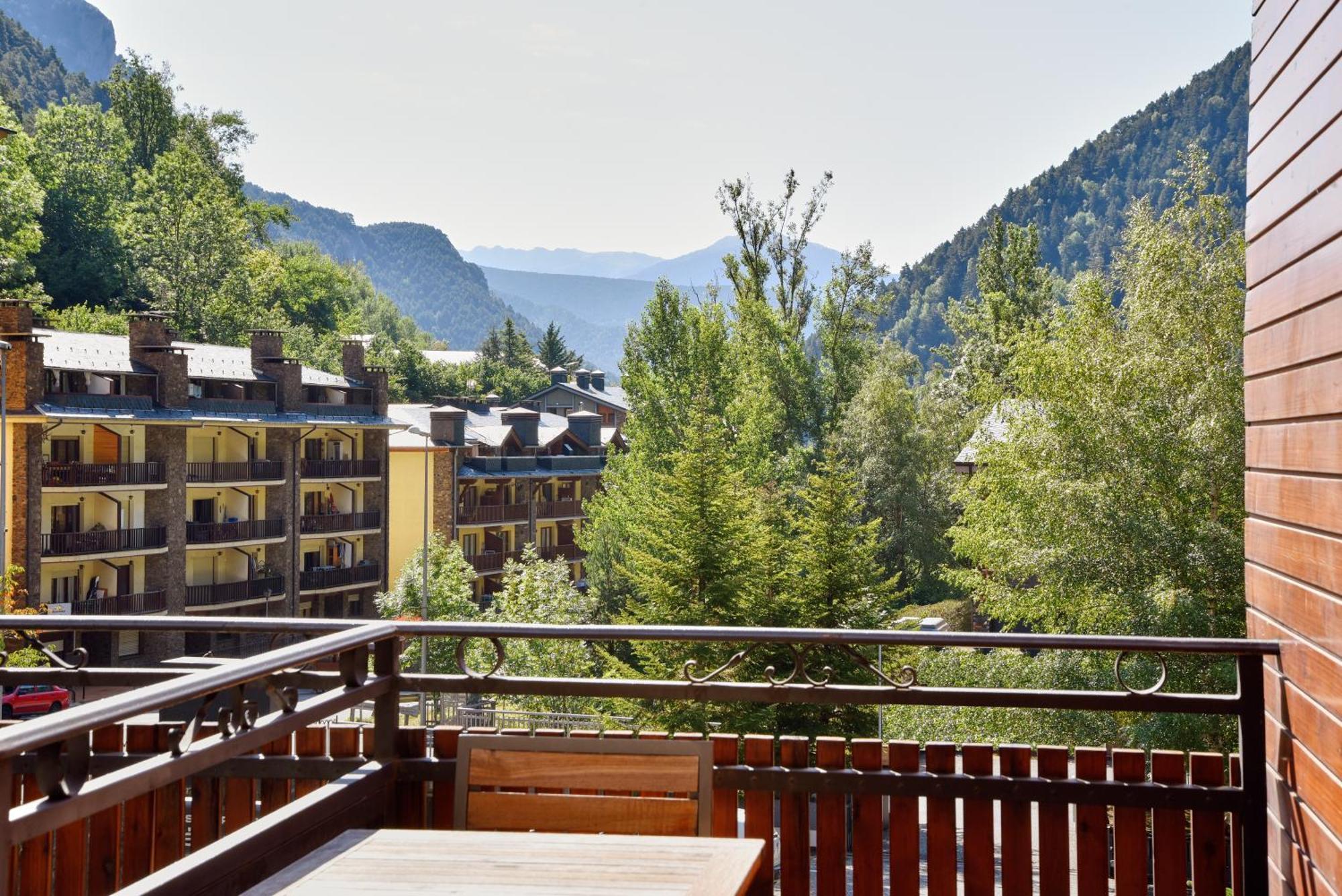 Nh Collection Andorra Palome Hotel Erts Bagian luar foto