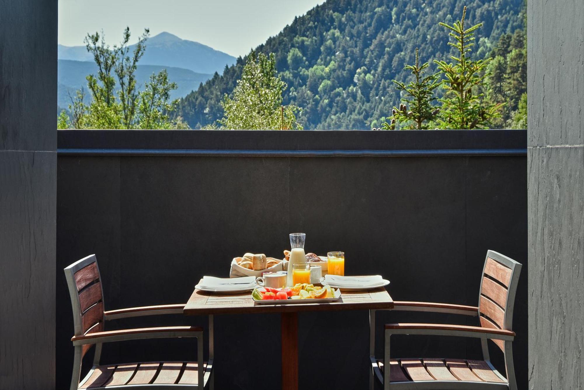 Nh Collection Andorra Palome Hotel Erts Bagian luar foto